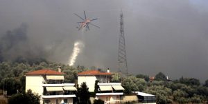سرایت آتش سوزی‌های جنگلی به مرکز یونان و تخلیه شهرک‌ها